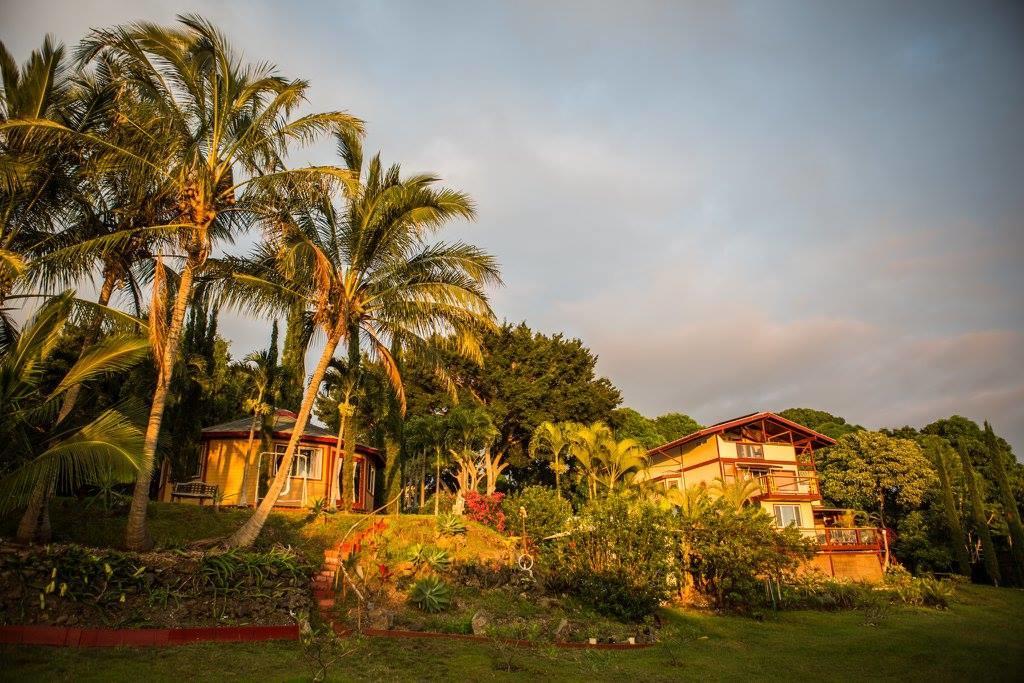 Banyan Tree Sanctuary Guest House Kalaoa Exterior photo